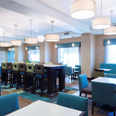 Hampton Inn Saskatoon South Bagian luar foto