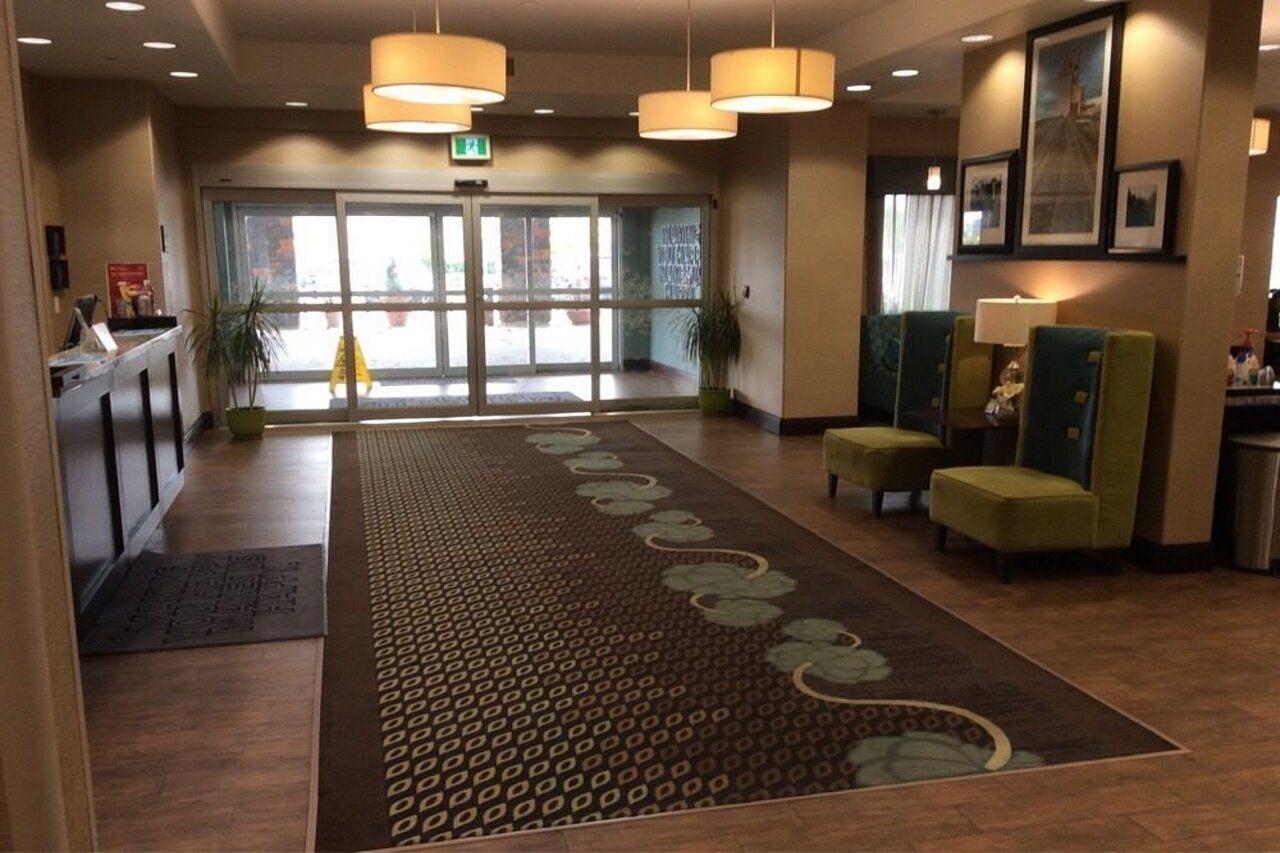 Hampton Inn Saskatoon South Bagian luar foto
