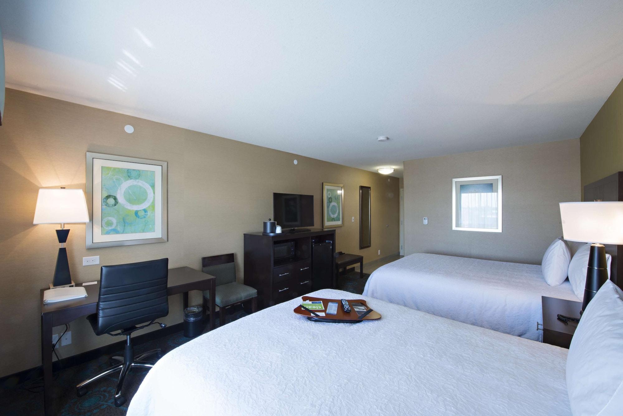Hampton Inn Saskatoon South Bagian luar foto