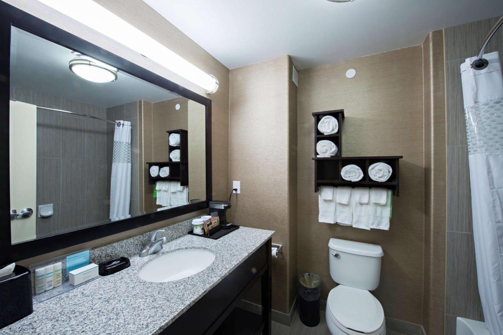 Hampton Inn Saskatoon South Bagian luar foto