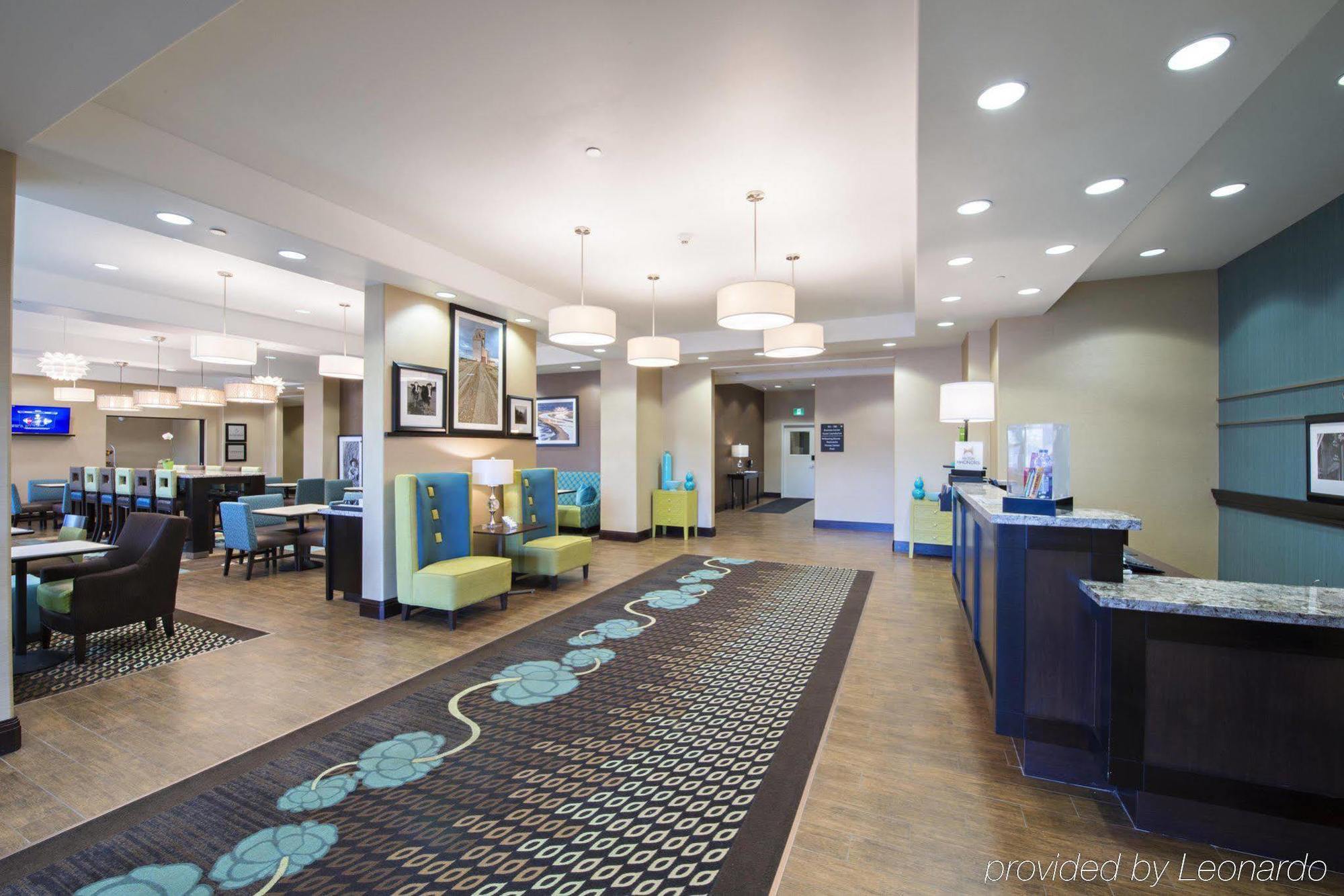 Hampton Inn Saskatoon South Bagian luar foto