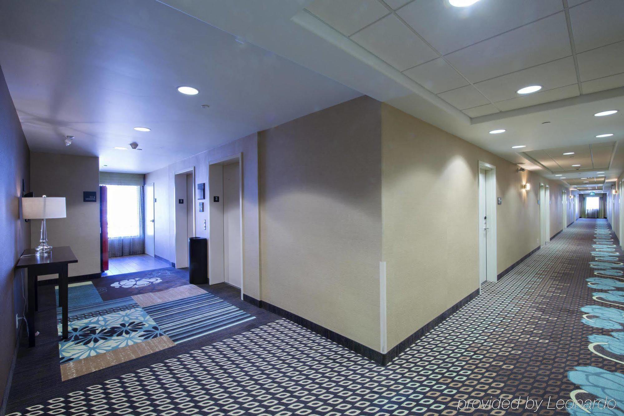 Hampton Inn Saskatoon South Bagian luar foto